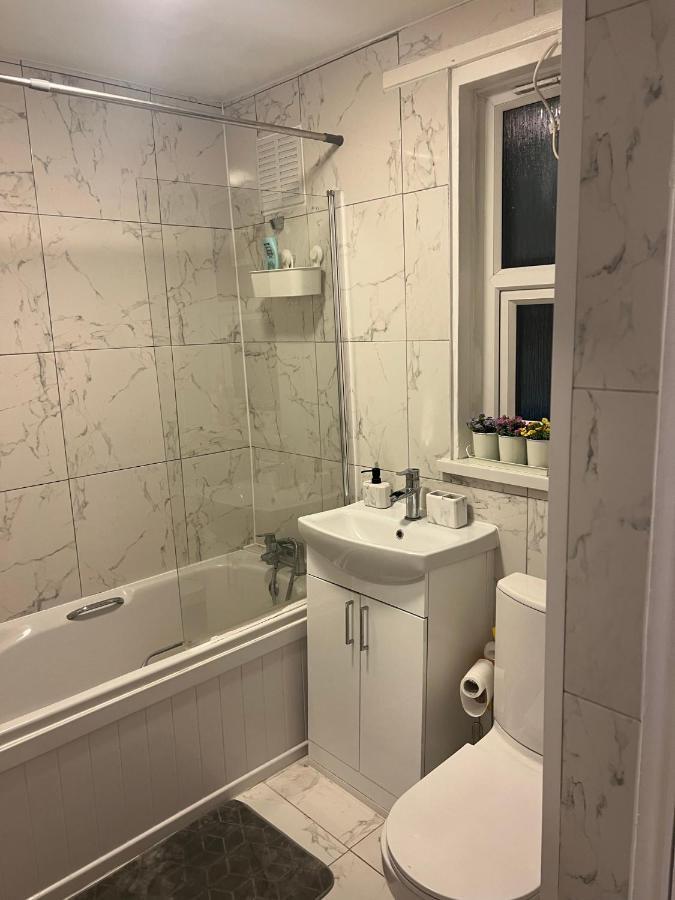 Accu Care Apartment 런던 외부 사진